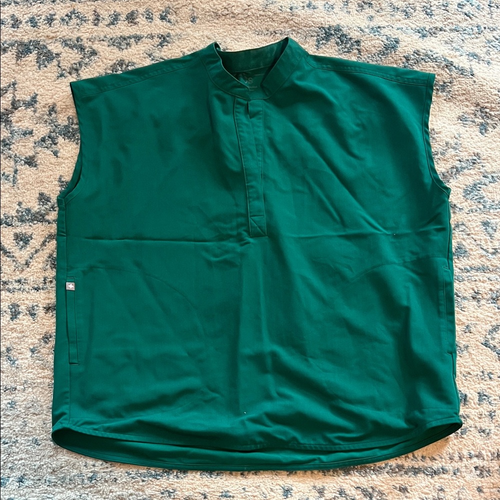 Figs Women’s Hunter Green Rafaela Scrub Top - Size L